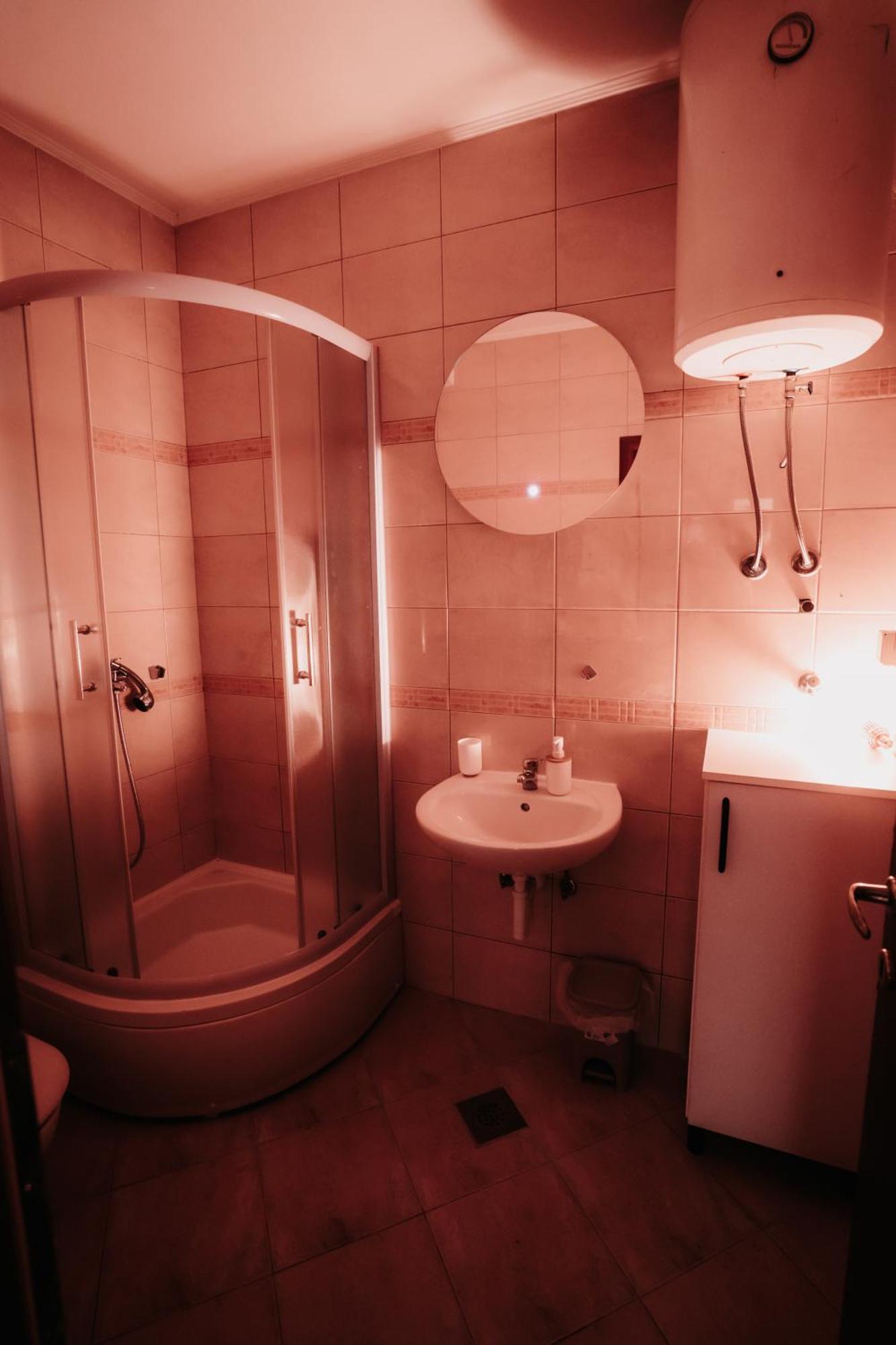 מוסטר Riverside Apartments מראה חיצוני תמונה