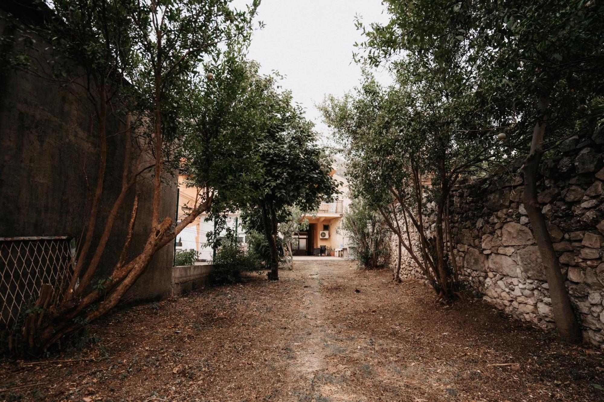 מוסטר Riverside Apartments מראה חיצוני תמונה