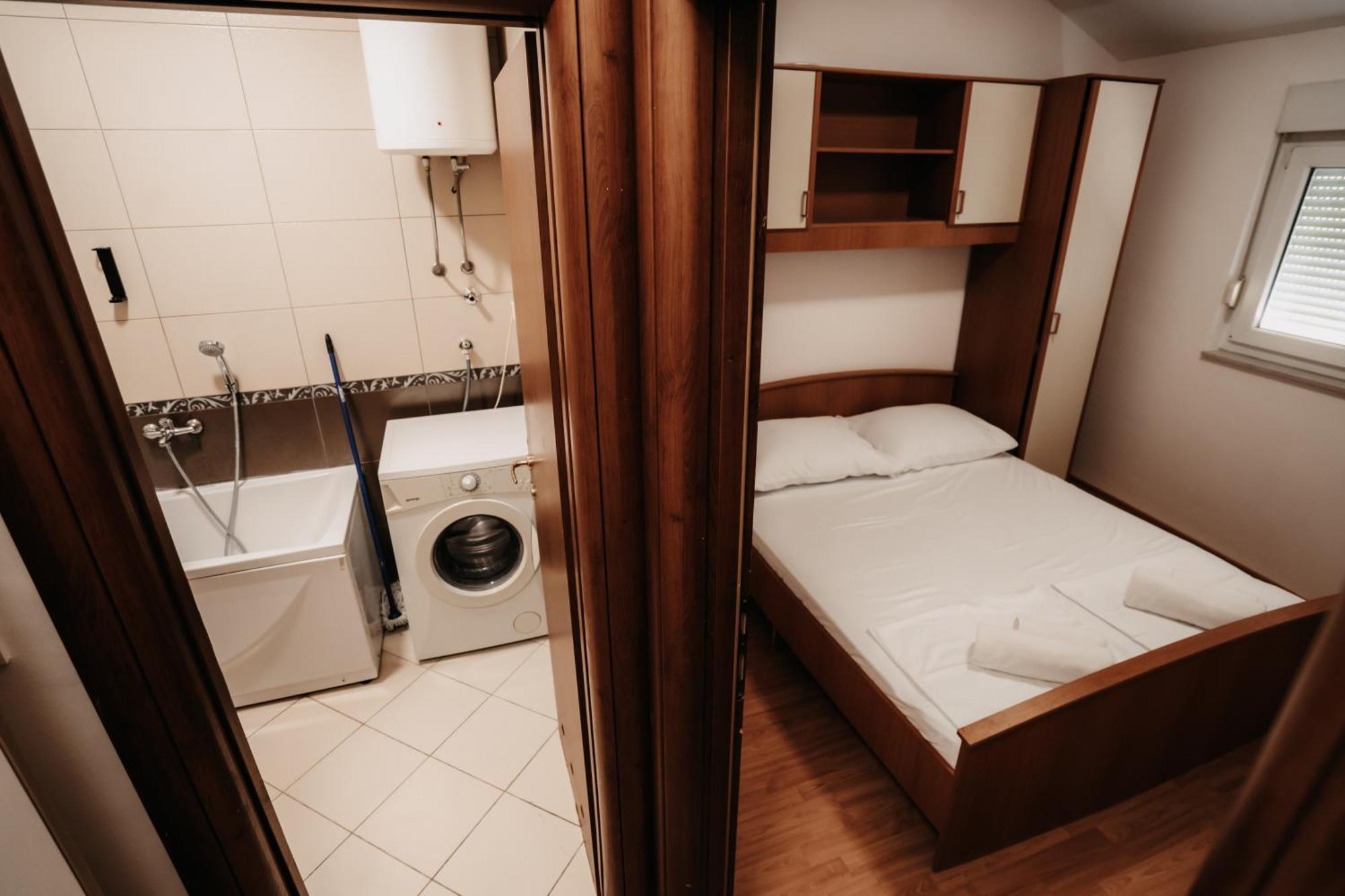 מוסטר Riverside Apartments מראה חיצוני תמונה